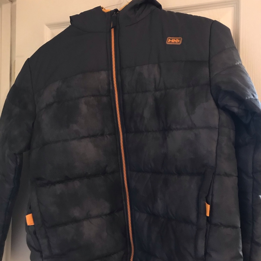 Puffer jacket with a hood